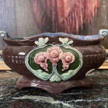 סנטרפיס עתיק ויפה, עשוי עשוי מג'וליקה (Majolica) כפי הנראה מתוצרת: 'Eichwald'