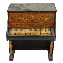 צעצוע צרפתי עתיק מהמאה ה-19 מעוצב כפסנתר