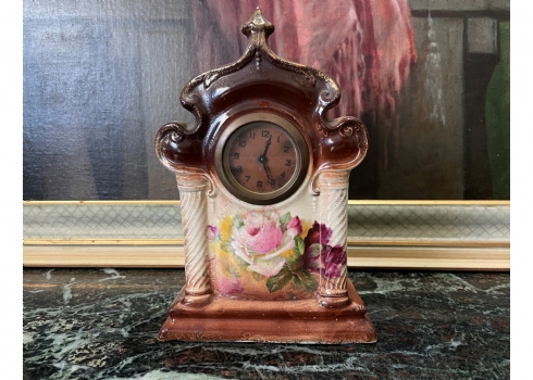 שעון קמין שולחני אנגלי עתיק (ויקטוריאני) מסוף המאה ה-19, לא חתום, מעוטר