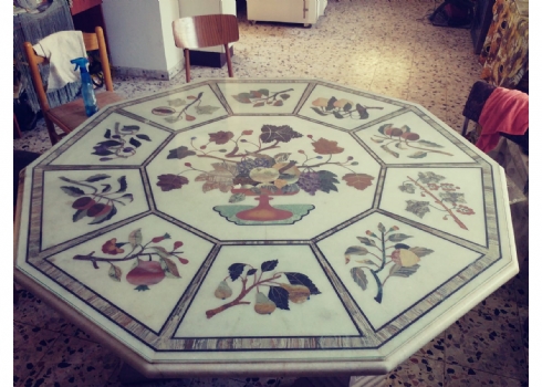 מציאה - שולחן פיאטרה-דורה - Pietre Dure הודי איכותי, יפה וכבד עשוי שיש משובץ