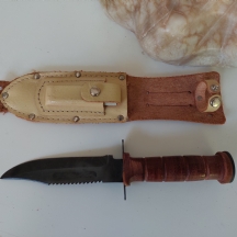 סכין בסגנון סכין ה KABAR האמריקאית