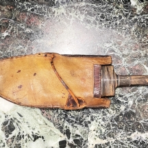 פגיון 'בילאו' (Billao) אפריקאי עתיק מסומליה, עשוי מתכת ונדן עור
