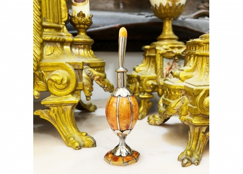 בקבוק איסלאמי (מרוקאי) ישן לכחל עשוי מתכת מצופה כרום ושלוב פיסות עצם