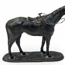 Gaston d'Illiers (צרפתי, 1876–1932) - פסל ברונזה צרפתי עתיק בדמות סוס מירוץ