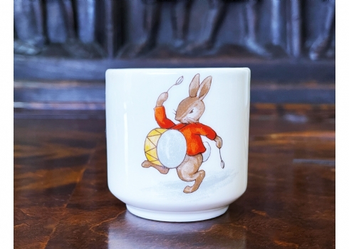 כלי פורצלן אנגלי מתוצרת: 'Royal Doulton', מסדרת ה: 'Bunnykins'