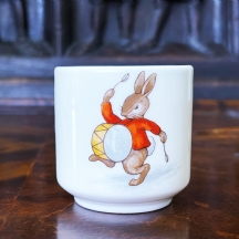 כלי פורצלן אנגלי מתוצרת: 'Royal Doulton', מסדרת ה: 'Bunnykins'