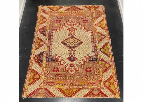 9# שטיח פרסי עתיק, פרנזים חתוכים