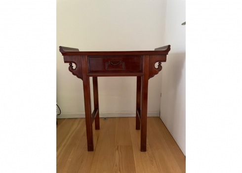 שולחן צד סיני ישן ויפה, עשוי עץ