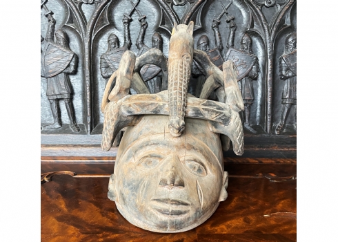 מסכת Gelede mask אפריקאית עתיקה של אנשי הירובה (Yoruba peoples) מבנין (Benin)