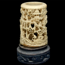 קישוט סיני ישן עשוי שנהב