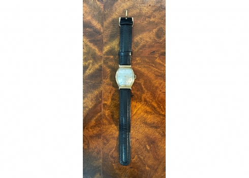 שעון יד אמריקאי ישן לגבר מתוצרת חברת: 'Benrus', במצב עבודה תקין, מתכת מצופה זהב