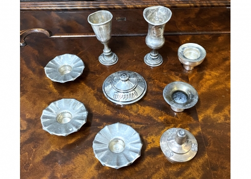 לוט חפצי כסף ישנים שונים (פגומים), חתומים, משקל כולל: 146 גרם