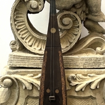 כלי נגינה אינדונזי ישן מסוג לאוטה (Lute) הידוע בכינוי: Hasapi, של אנשי שבט הטובה