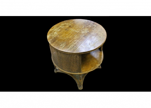 שולחן עגול ישן בסגנון עתיק עשוי עץ