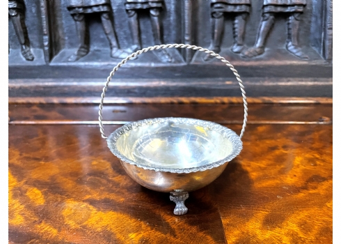 סלסלת כסף קטנה עשויה כסף '800', חתום, ידית בדגם חבל, אימרת פרחים, משקל: 43 גרם