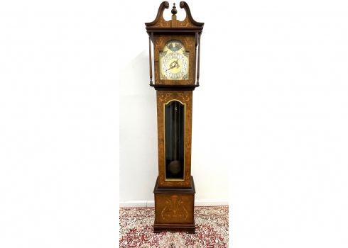 שעון סבא גבוה ויפה, עשוי עץ, שלוש משקולות גדולות