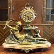 שעון קמין ישן, גדול ומרשים במיוחד, בסגנון 'Francois Moreau'