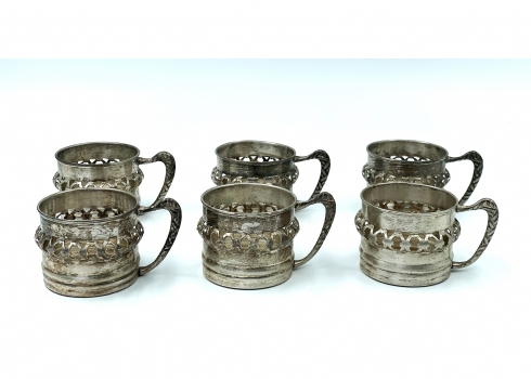 סט של ששה מחזיקי כוסות תה עשויים מתכת מצופה כסף 1940-1950 בקירוב,