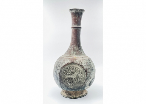 קנקן / בקבוק פרסי עתיק וגדול מהמאה ה-19, עשוי נחושת וציפוי בדיל, מעוטר