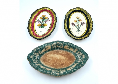 לוט של 3 כלי חרסינה, אחד אנגלי עתיק מהמאה ה 19 (ויקטוריאני) בגוון טורקיז ירקרק