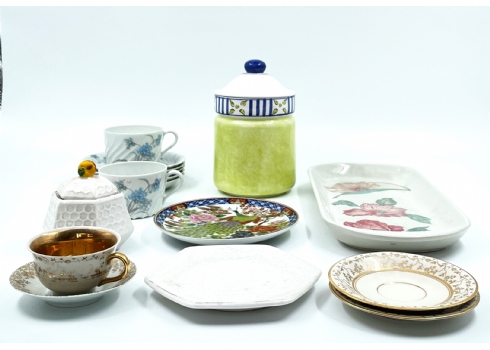 לוט של 16 חפצי פורצלן ישנים שונים