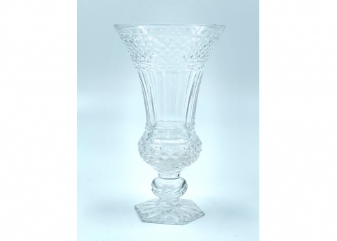 אגרטל קריסטל (Cut Glass) עתיק ואיכותי, כפי הנראה צרפתי, בסיס משושה