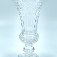 אגרטל קריסטל (Cut Glass) עתיק ואיכותי, כפי הנראה צרפתי, בסיס משושה