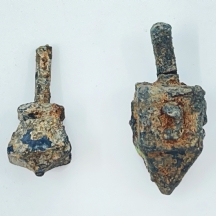 זוג סביבונים עתיקים מעופרת יצוקה, סוף המאה ה-18 או תחילת ה-19,