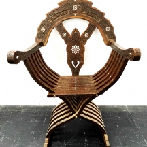 כיסא סבונרולה (Savonarola chair) נקרא גם curule chair סורי (דמשקאי) ישן ויפה