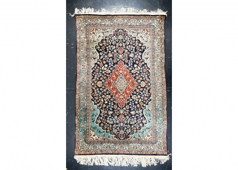 שטיח פרסי ישן ואיכותי מאד, בגווני תכלת