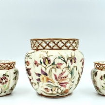 לוט של 3 עציצים הונגרים קטנים מסוג 'Cache Pot', מתוצרת: 'ז'ולנאי' (Zsolnay)
