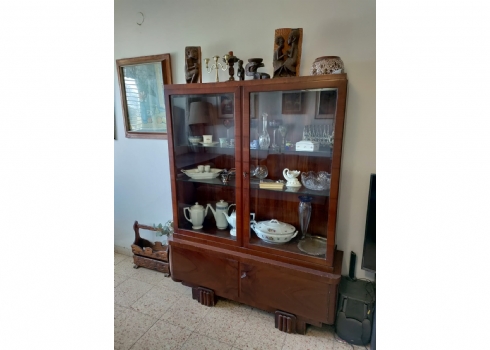 רהיט ויטרינה אר דקו ישן ויפה, עשוי עץ, 1920-1930 בקירוב