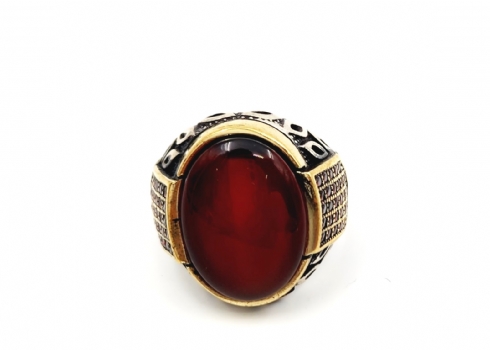 טבעת ישנה, עשויה כסף 'סטרלינג' (חתומה: '925') ומשובצת באבן צבעונית