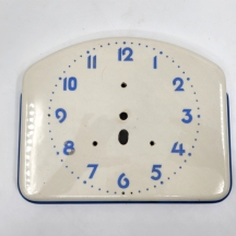 חזית ישנה לשעון קיר (רק החזית), עשויה חרסינה, כפי הנראה 1920-1935 בקירוב