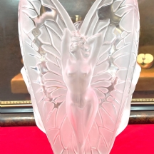 אגרטל קריסטל צרפתי איכותי מתוצרת 'לליק' (Lalique), מדגם: 'Chrysalide', במצב כחדש