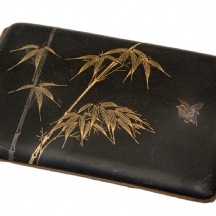 קופסת סיגריות יפנית ישנה מעוטרת עיטורי זהב