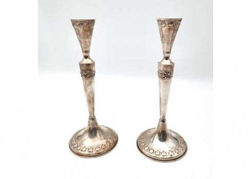 זוג פמוטי כסף ישנים מתוצרת חברת הצורפים (Hazorfim) עשויים כסף '800', חתום