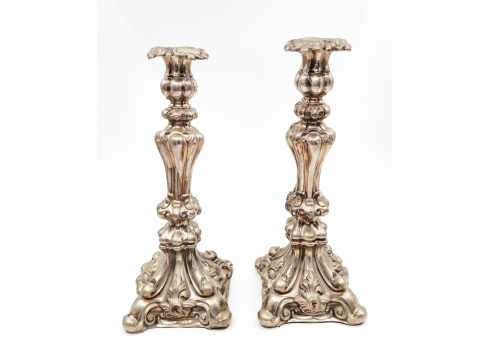 זוג פמוטי כסף ישנים, חתומים '2' אבל נבדקו ומחזיקים מעל כסף '800', מצב משומש