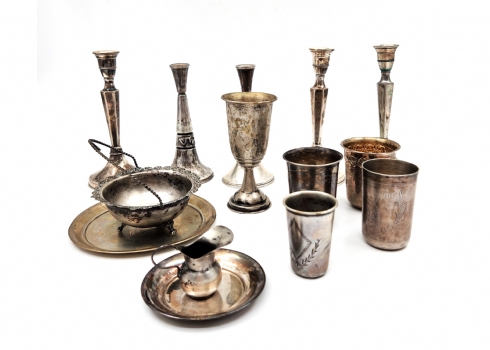 לוט של 14 כלי כסף ישנים שונים, משומשים, יד שניה, מדגמים ויצרנים שונים, כולם חתומ