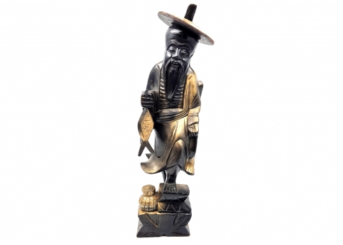 פסל סיני גדול בדמות דייג ודג, עשויים עץ מגולף בעבודת יד
