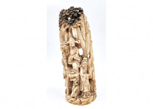 קבוצה פיסולית סינית עתיקה ויפה בת כמאה שנה, עשויה שנהב (שן פיל) מגולפת בעבודת יד