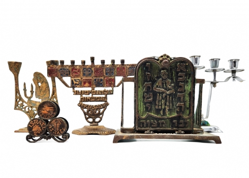 לוט של 5 פרטי יודאיקה וישראליאנה ישנים שונים, עשויים פליז