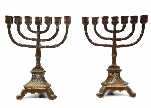 לוט של שתי 'מנורות' ישנות, עשויות יציקת פליז