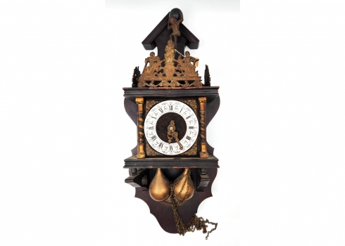 שעון קיר הולנדי ישן בסגנון עתיק