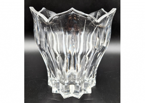 כד זכוכית מאסיבי עם מפתח רחב, מעוצב בצורת פרח