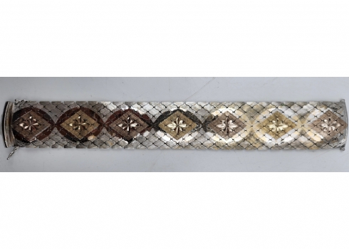 צמיד רחב עשוי כסף 'סטרלינג' (חתום: 925), דגם קשקשי נחש, מוזהב בחלקו