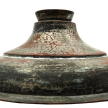 כלי איסלאמי עתיק עשוי נחושת מרוקע בעבודת יד, שאריות ציפוי בדיל