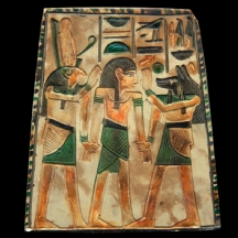 תבליט דקורטיבי בדמות פרעונים ממצרים