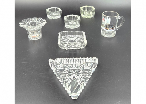 לוט של 7 כלי זכוכית ישנים שונים