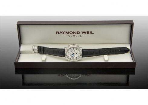 שעון יד שוויצרי לגבר מתוצרת 'Raymond Weil'